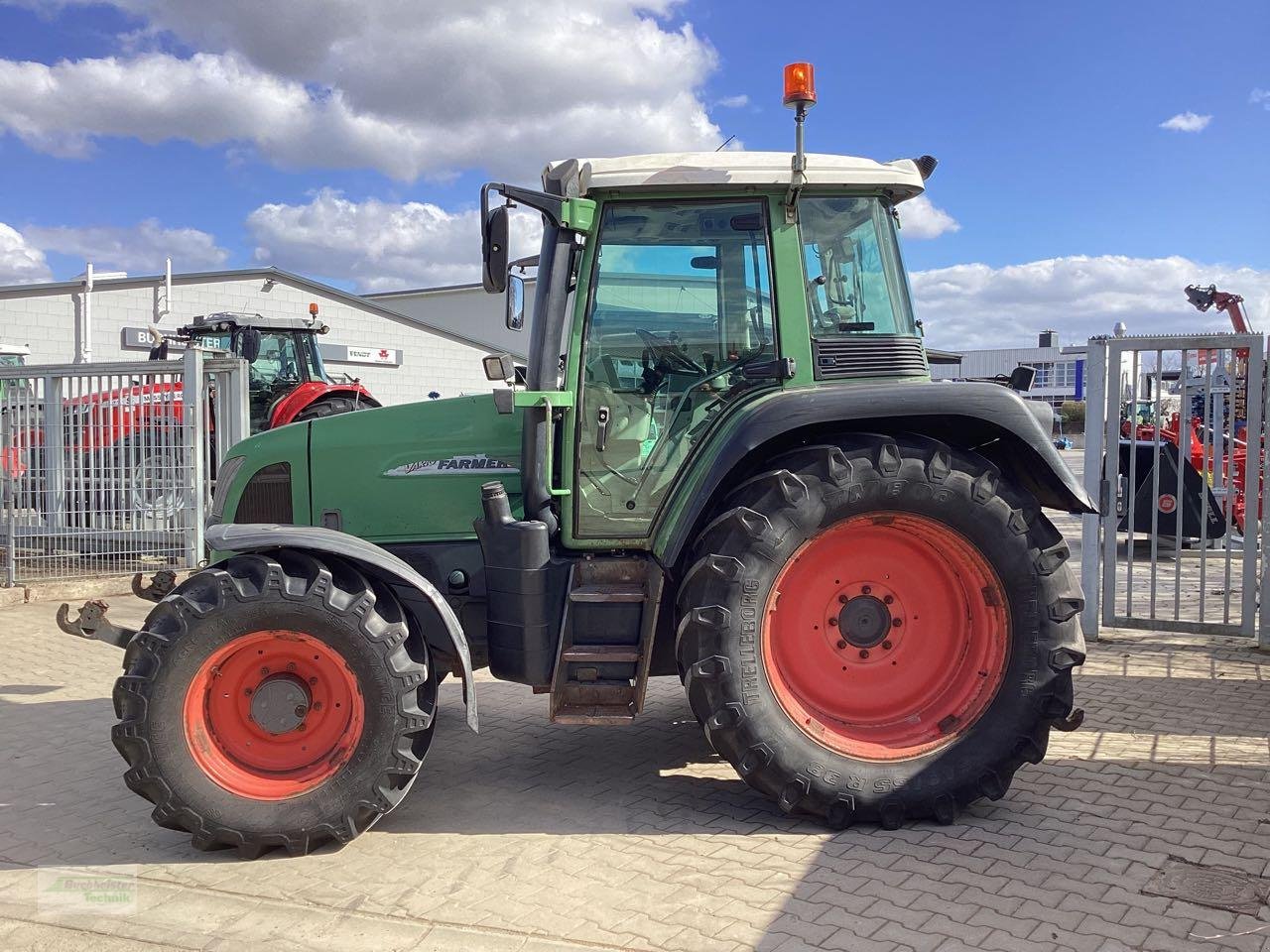 Traktor типа Fendt Vario 411, Gebrauchtmaschine в Coppenbruegge (Фотография 2)