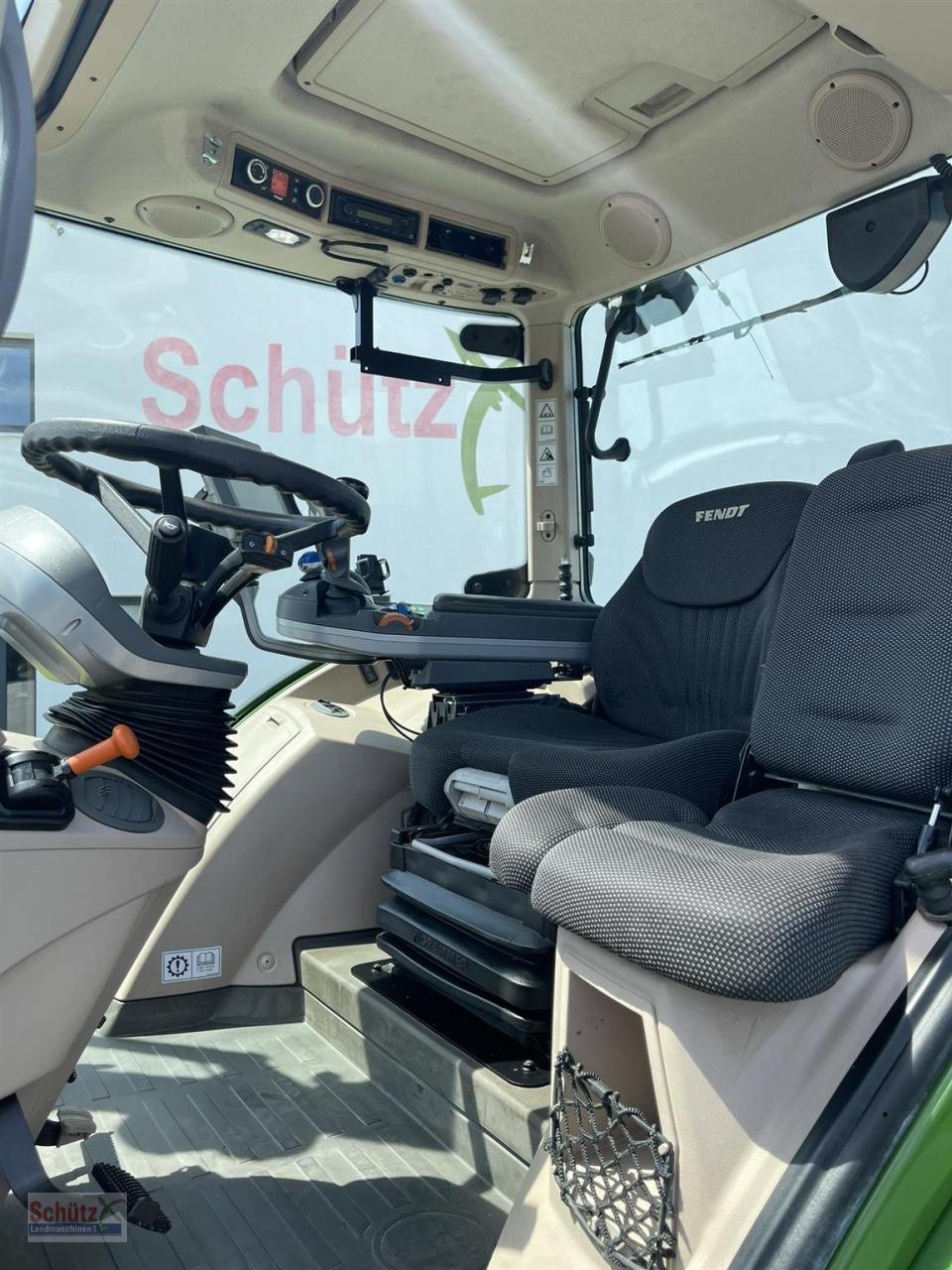 Traktor типа Fendt Vario 720 Profi Plus S4, FZW, FKH, GPS, 4800 Bh, neue Hinterreifen, FINANZIERUNG MÖGLICH, Gebrauchtmaschine в Schierling (Фотография 10)