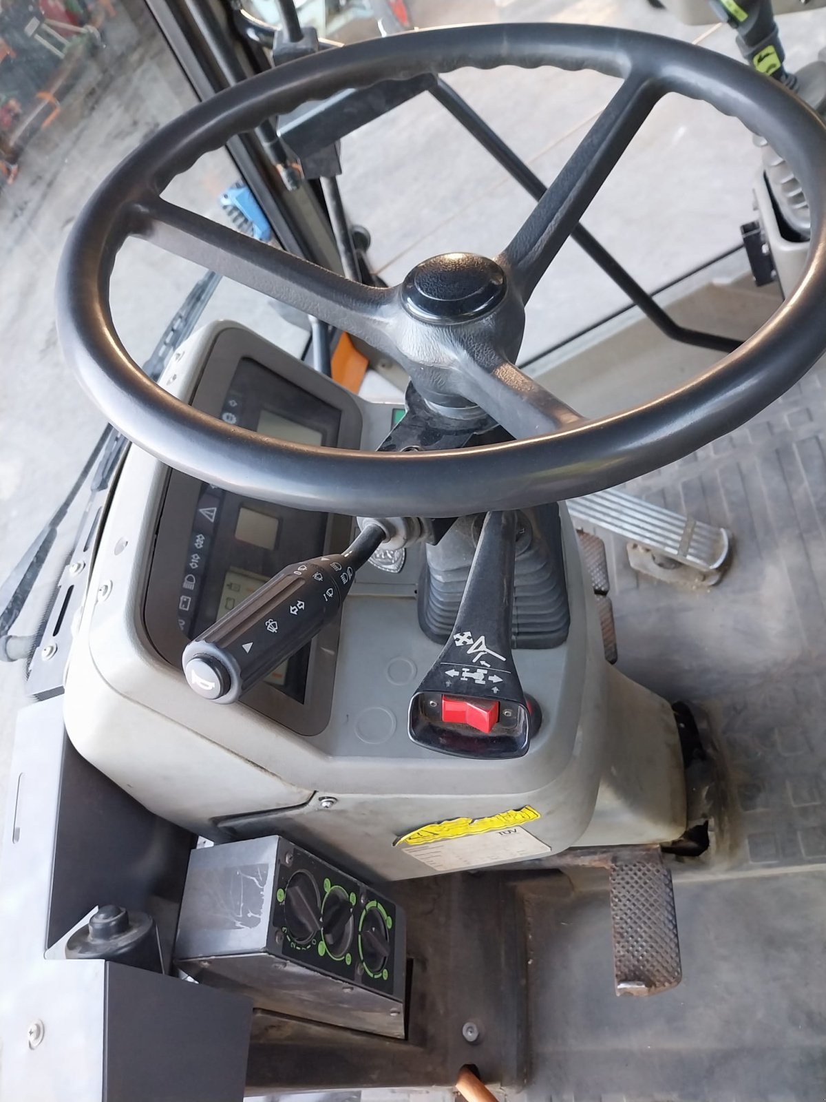 Traktor des Typs Fendt Xylon 524, Gebrauchtmaschine in Pfaffing (Bild 7)