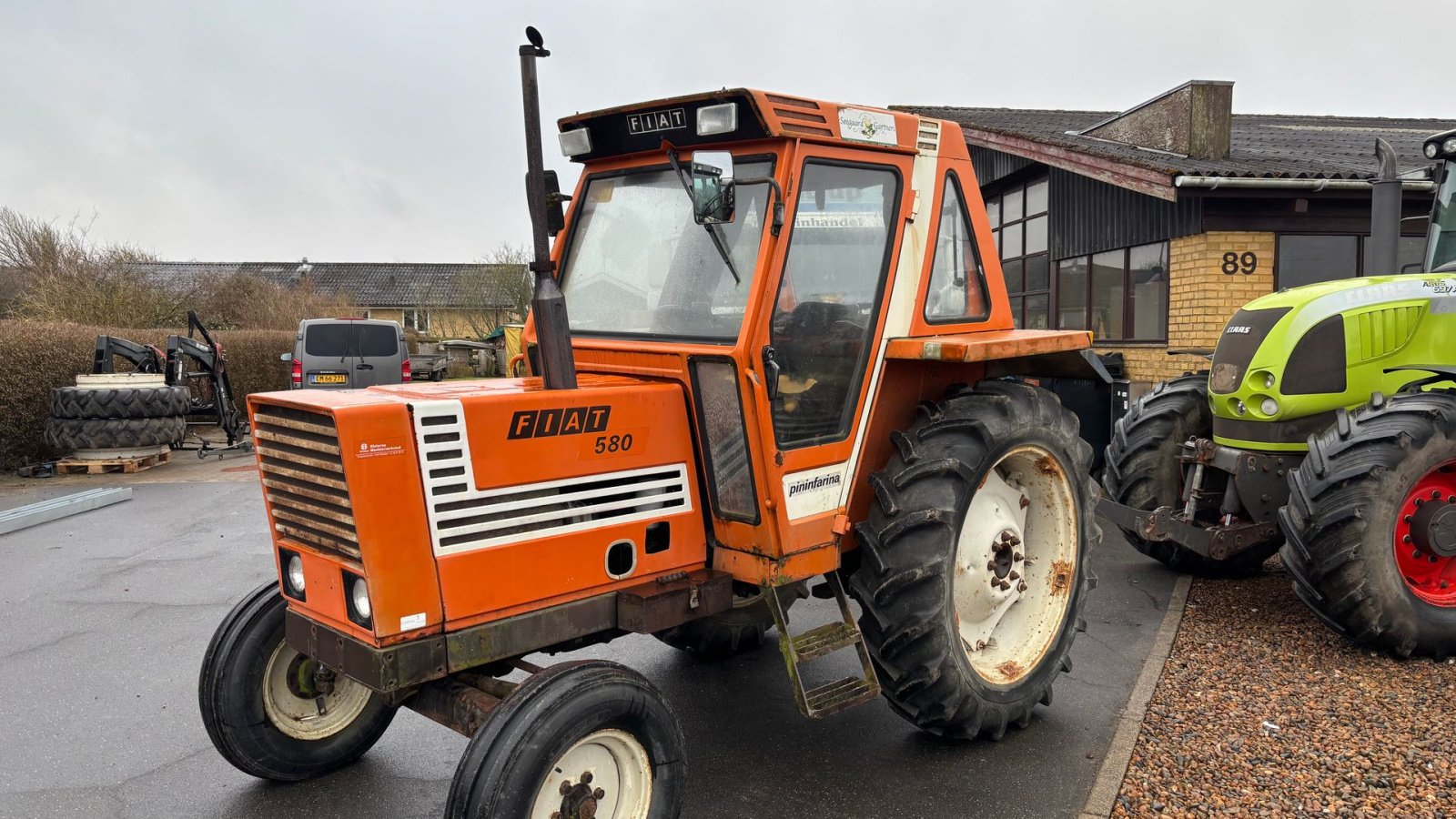 Traktor Türe ait Fiat 580, Gebrauchtmaschine içinde Løkken (resim 2)