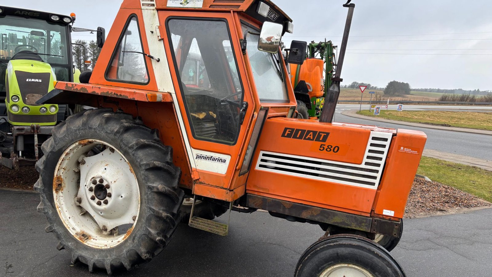 Traktor Türe ait Fiat 580, Gebrauchtmaschine içinde Løkken (resim 1)