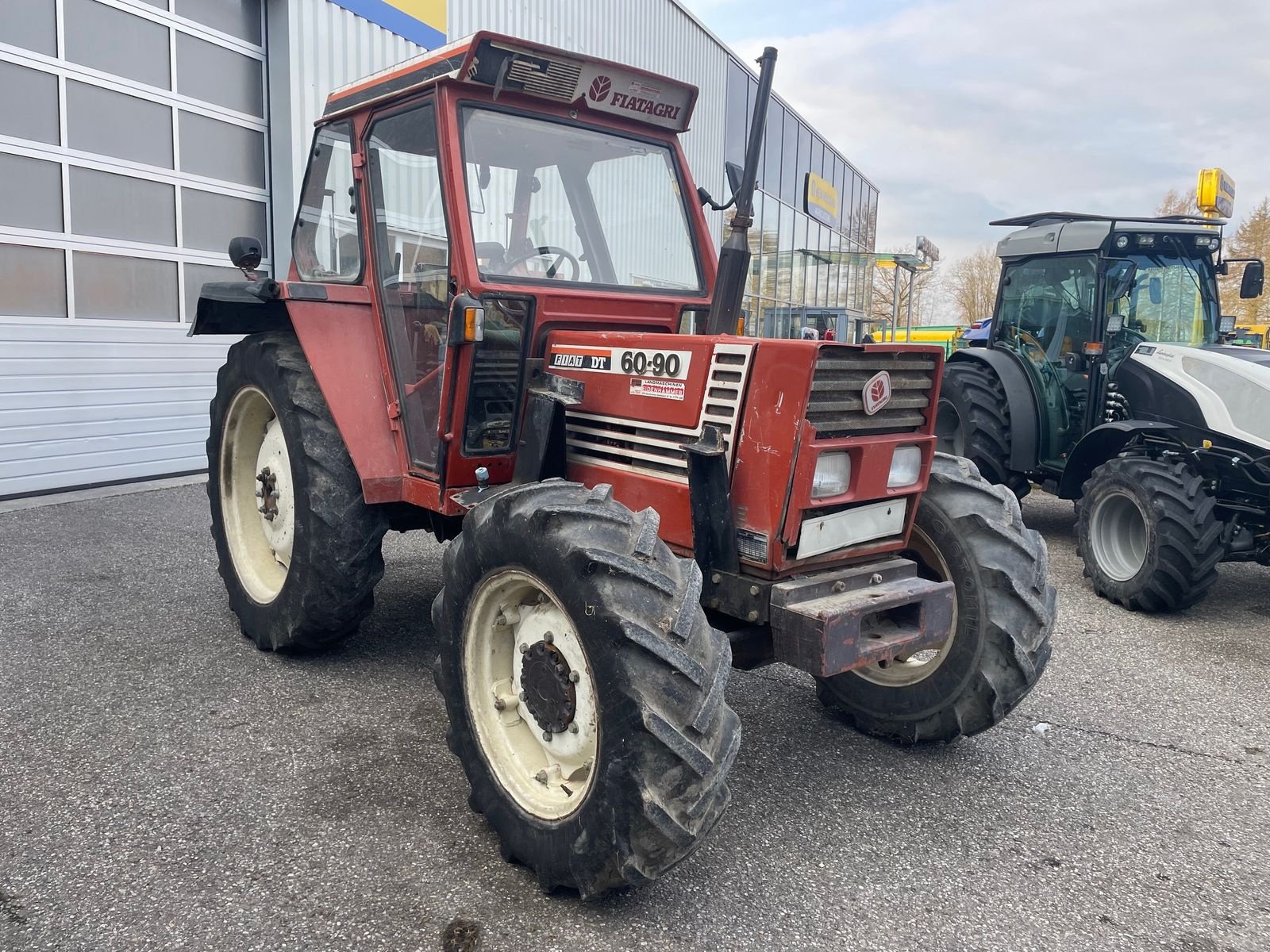 Traktor des Typs Fiat 60-90 DT, Gebrauchtmaschine in Burgkirchen (Bild 2)