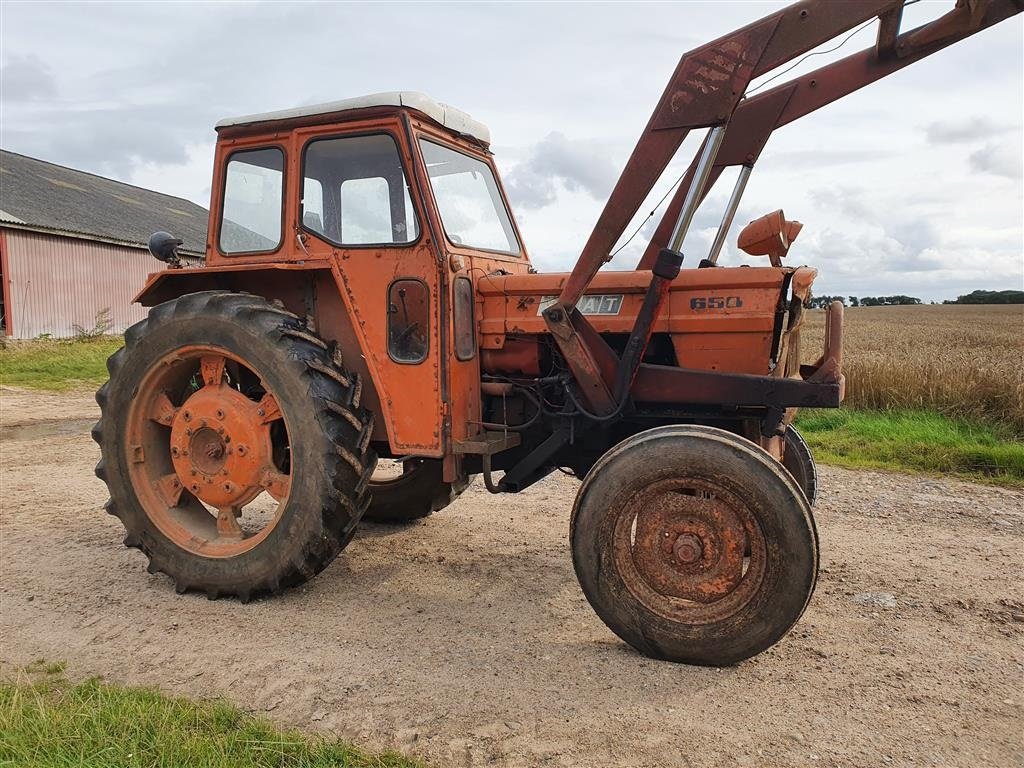 Traktor des Typs Fiat 650 med frontlæsser, Gebrauchtmaschine in Skive (Bild 3)