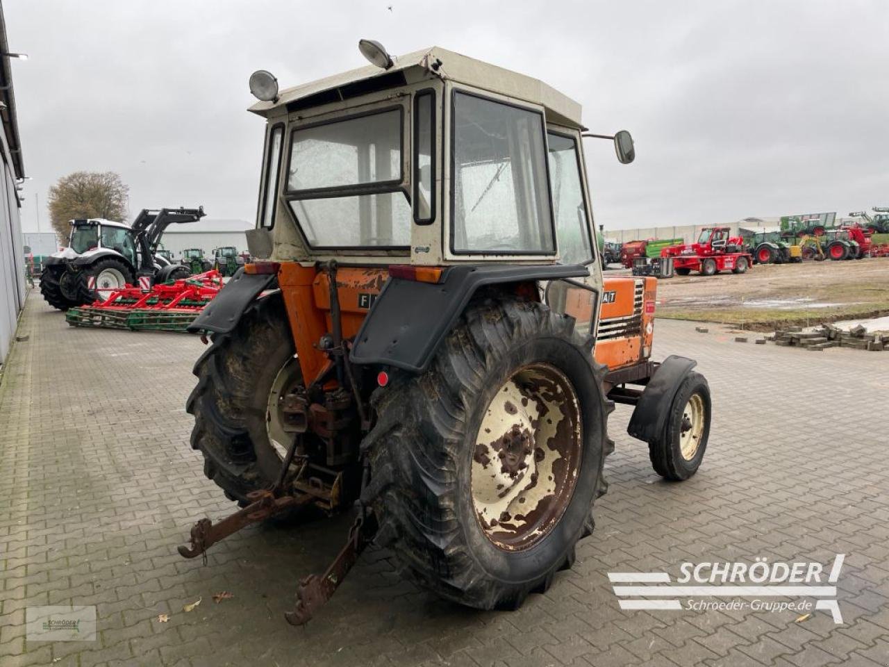Traktor des Typs Fiat 680, Gebrauchtmaschine in Wildeshausen (Bild 3)