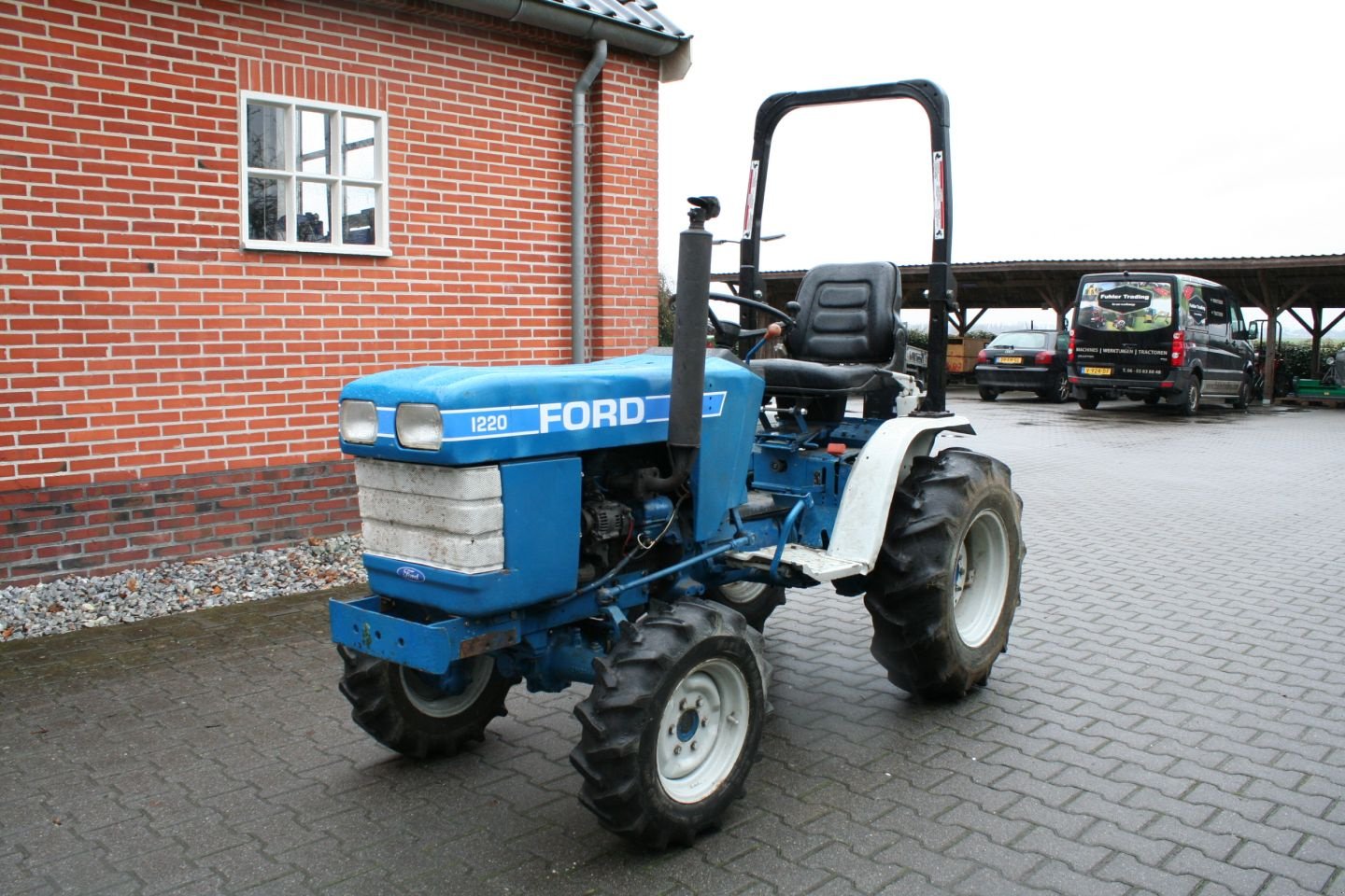 Traktor от тип Ford 1220, Gebrauchtmaschine в Nieuw-Weerdinge (Снимка 1)