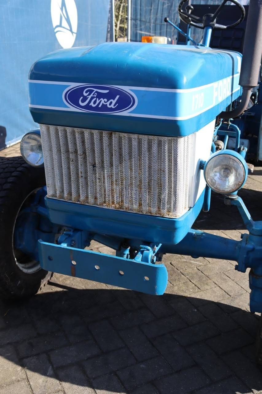 Traktor от тип Ford 1710, Gebrauchtmaschine в Antwerpen (Снимка 11)