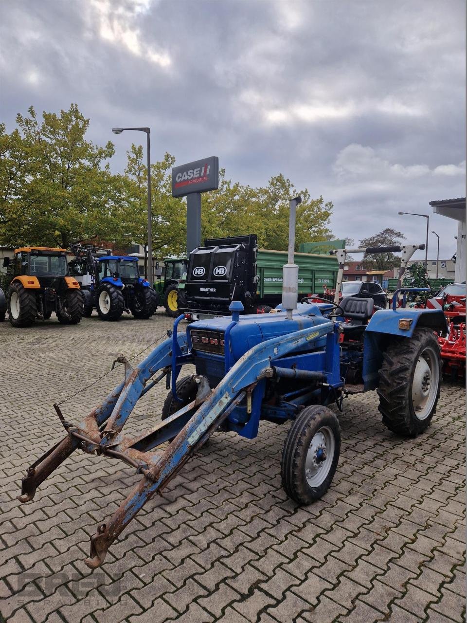 Traktor of the type Ford 2000 Dextra, Gebrauchtmaschine in Straubing (Picture 1)