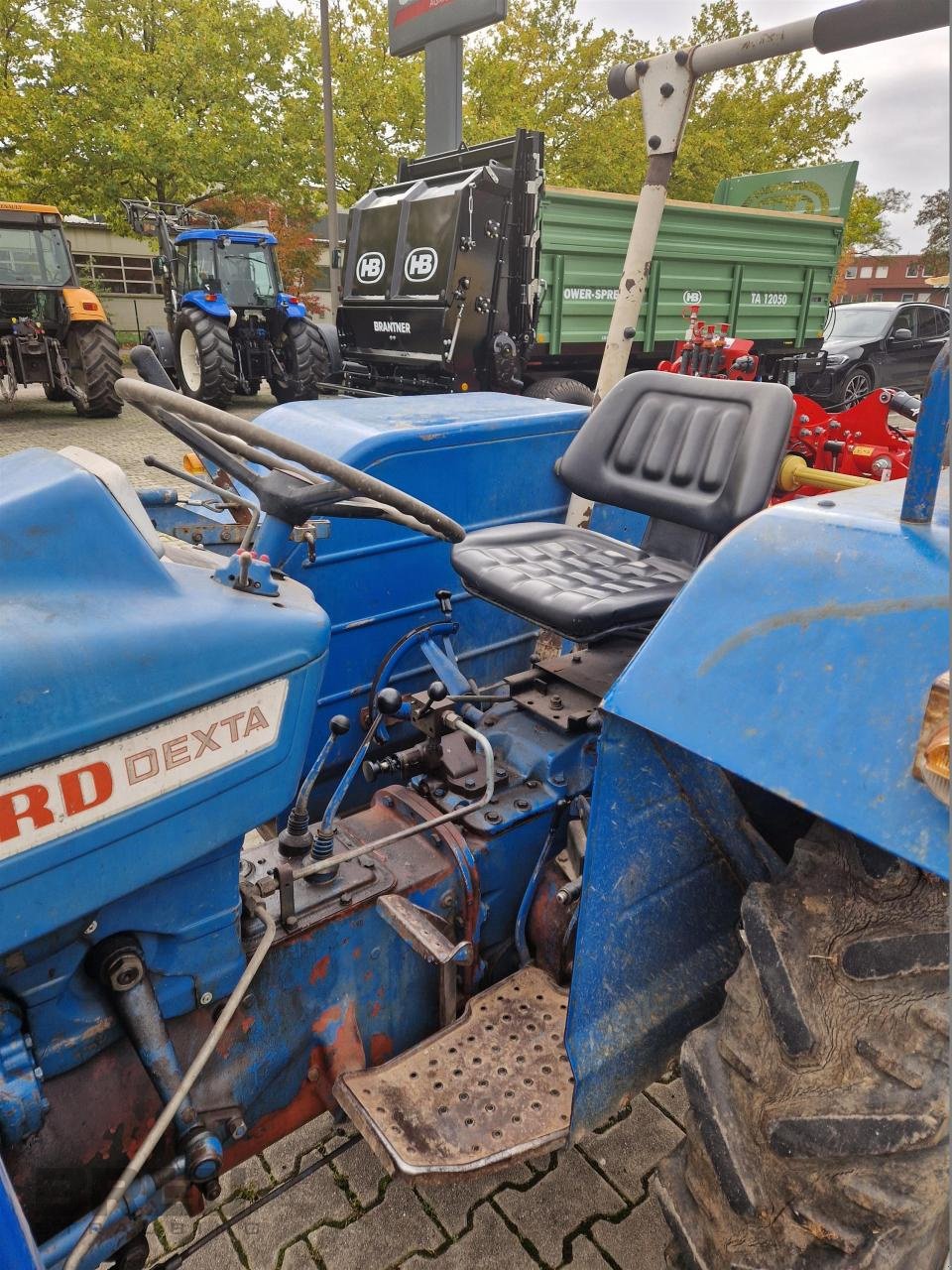 Traktor of the type Ford 2000 Dextra, Gebrauchtmaschine in Straubing (Picture 6)