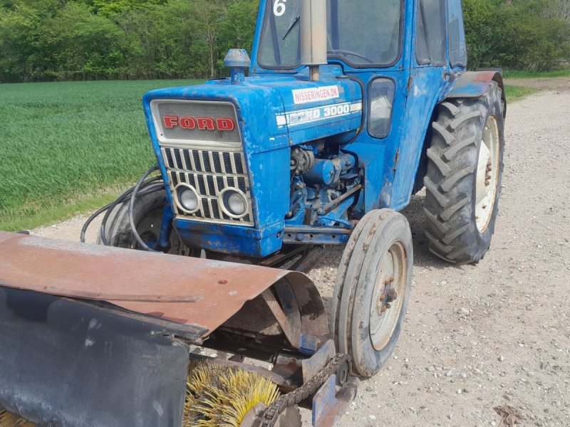Traktor des Typs Ford 3000Y med frontkost, Gebrauchtmaschine in Skive (Bild 1)