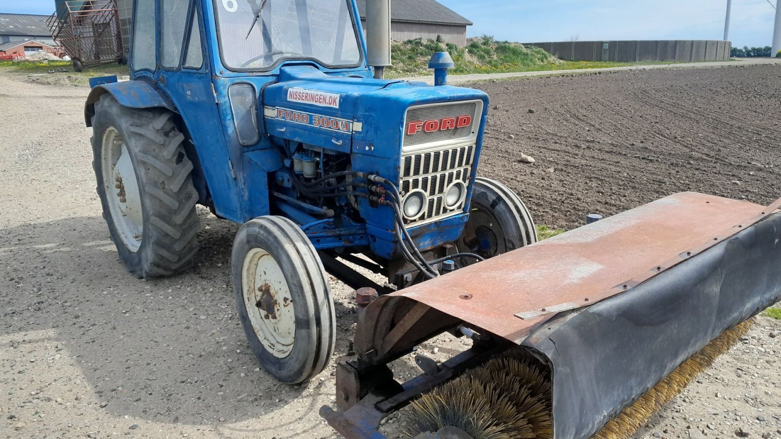 Traktor Türe ait Ford 3000Y med mekanisk trukket kost med hydr regulering, Gebrauchtmaschine içinde Skive (resim 1)