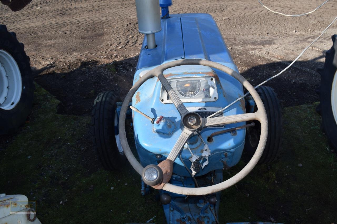 Traktor Türe ait Ford 4000, Gebrauchtmaschine içinde Oyten (resim 5)