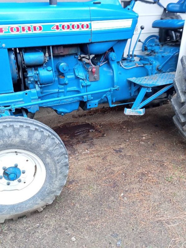 Traktor del tipo Ford 4000, Gebrauchtmaschine en ST MARTIN EN HAUT (Imagen 3)