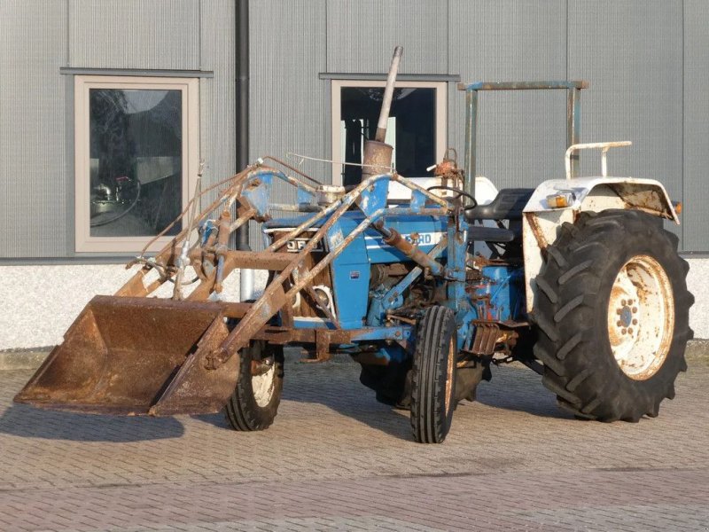 Traktor of the type Ford 4100 2wd / 4521 Draaiuren / Voorlader, Gebrauchtmaschine in Swifterband