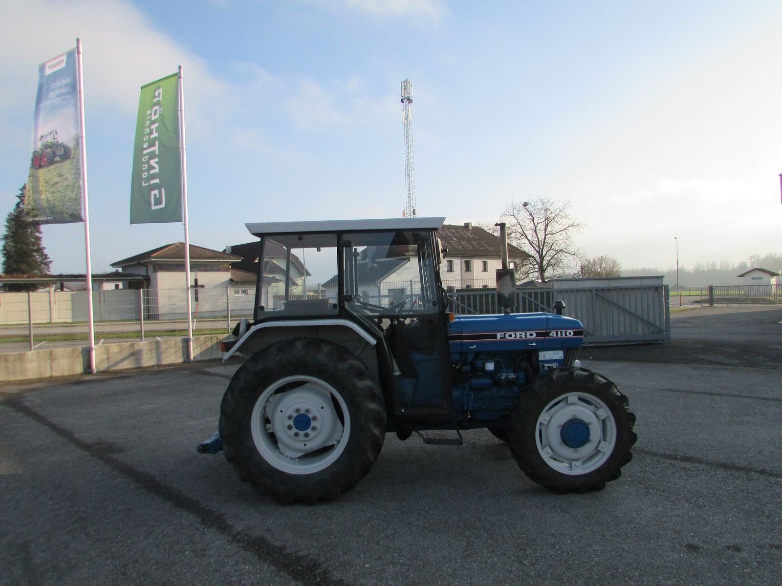 Traktor типа Ford 4110 A, Gebrauchtmaschine в Saxen (Фотография 4)