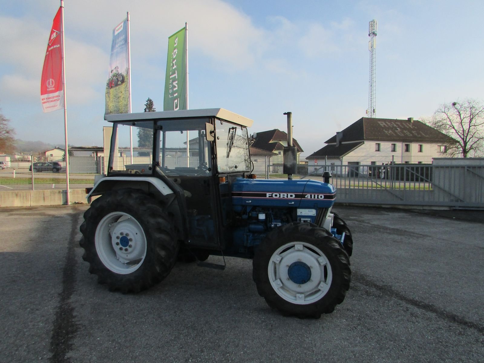 Traktor типа Ford 4110 A, Gebrauchtmaschine в Saxen (Фотография 1)