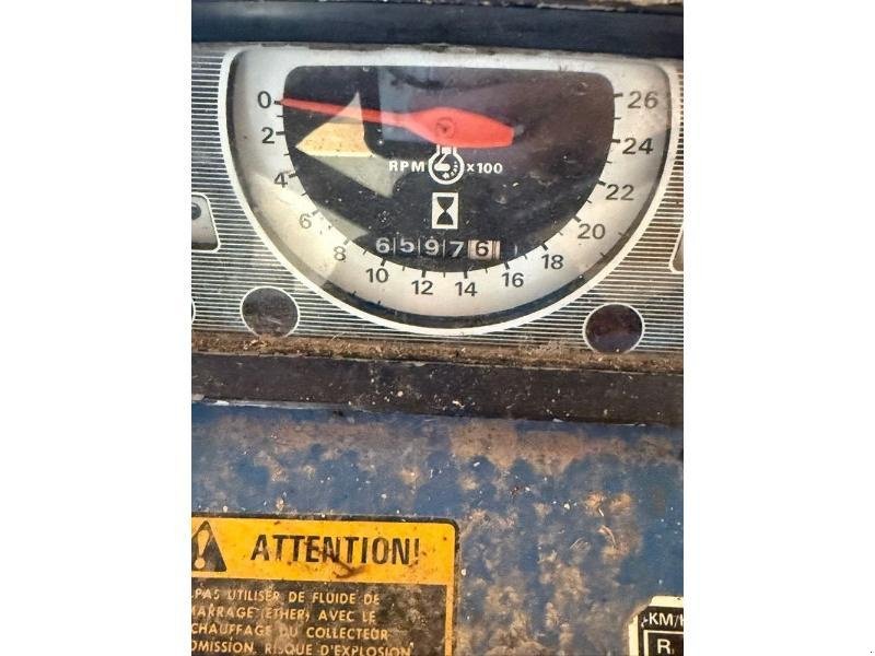 Traktor du type Ford 4600, Gebrauchtmaschine en BRAY en Val (Photo 6)