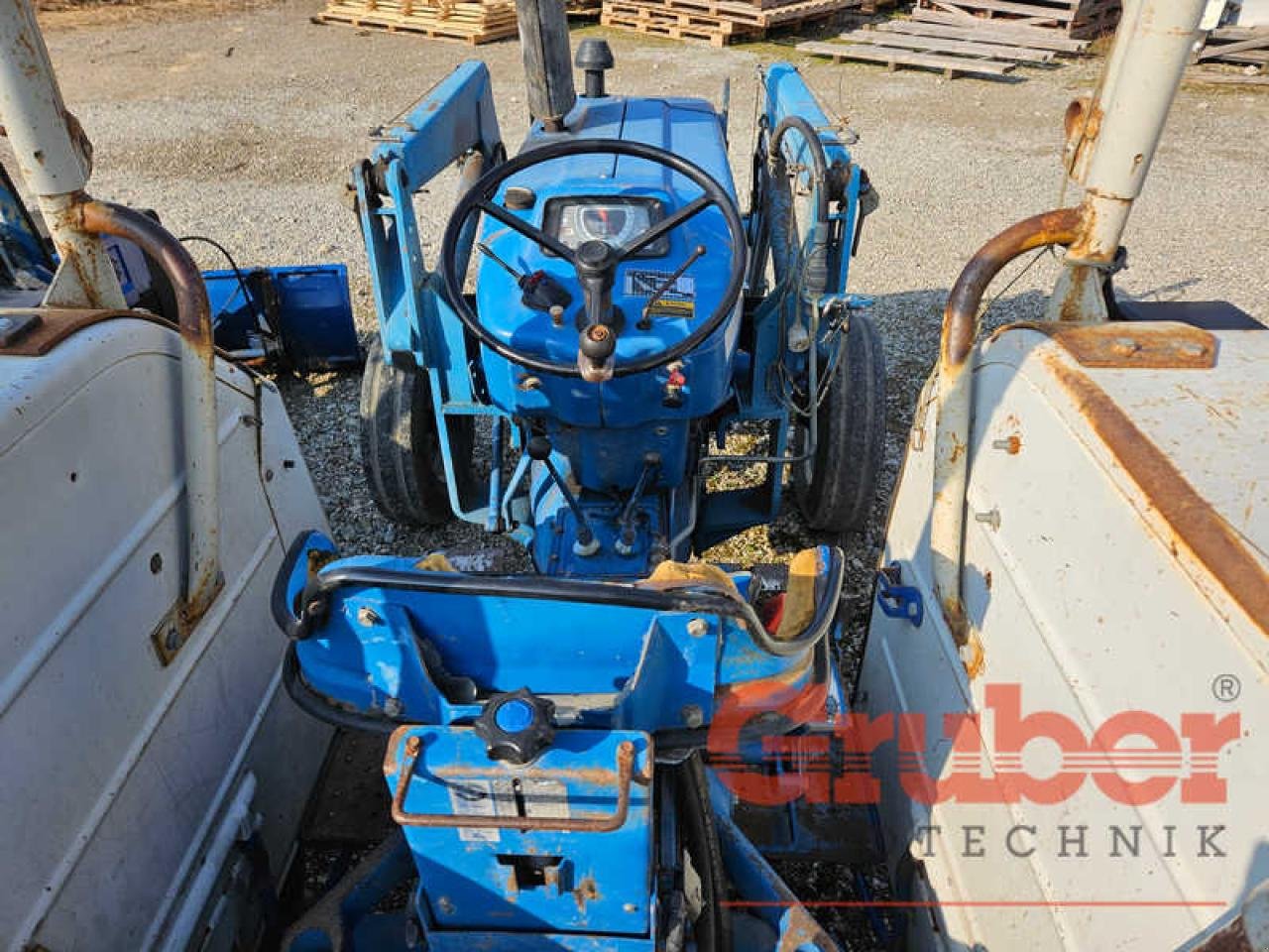 Traktor типа Ford 4600, Gebrauchtmaschine в Ampfing (Фотография 4)