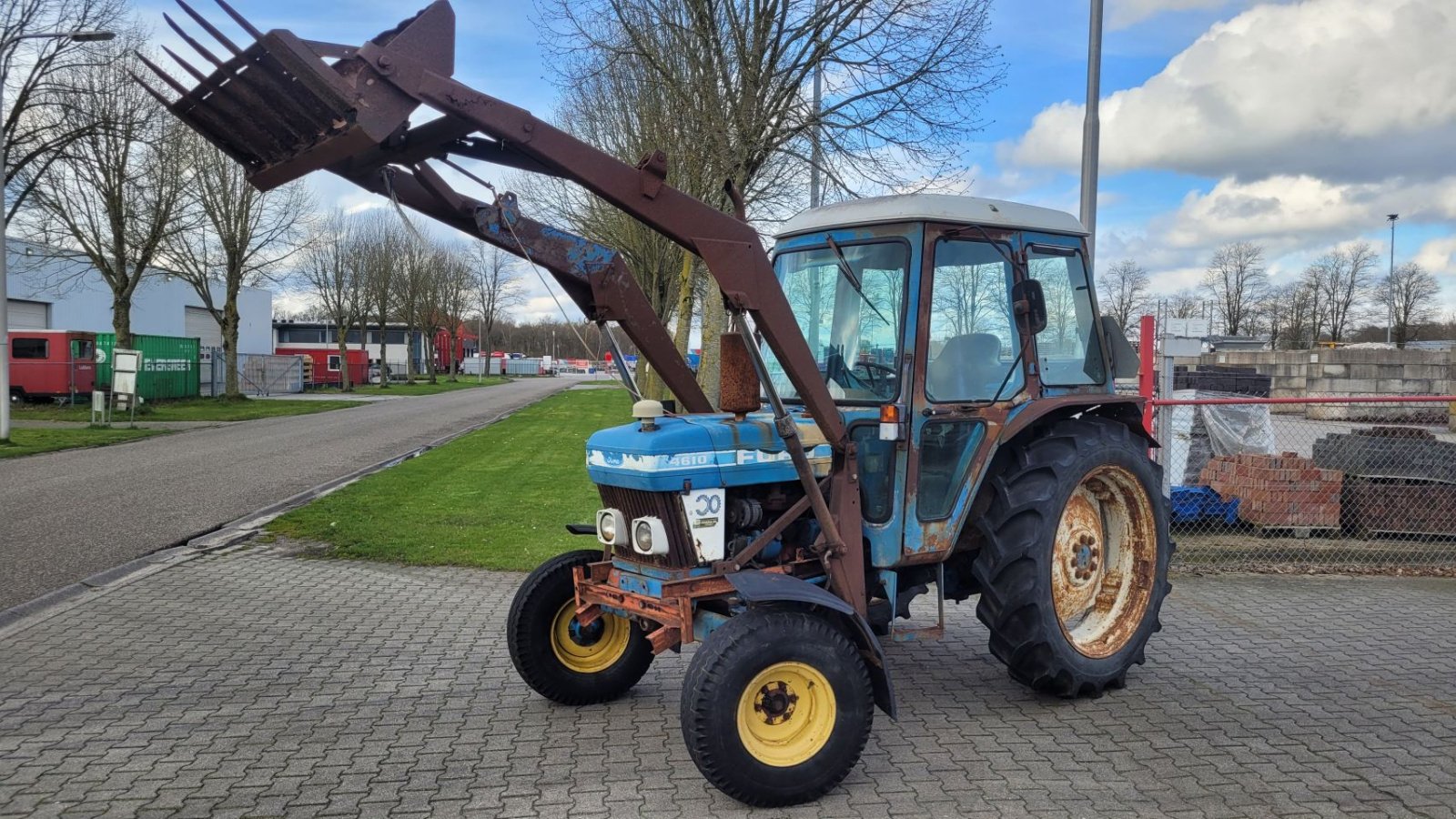 Traktor des Typs Ford 4610 met voorlader, Gebrauchtmaschine in Schoonebeek (Bild 2)