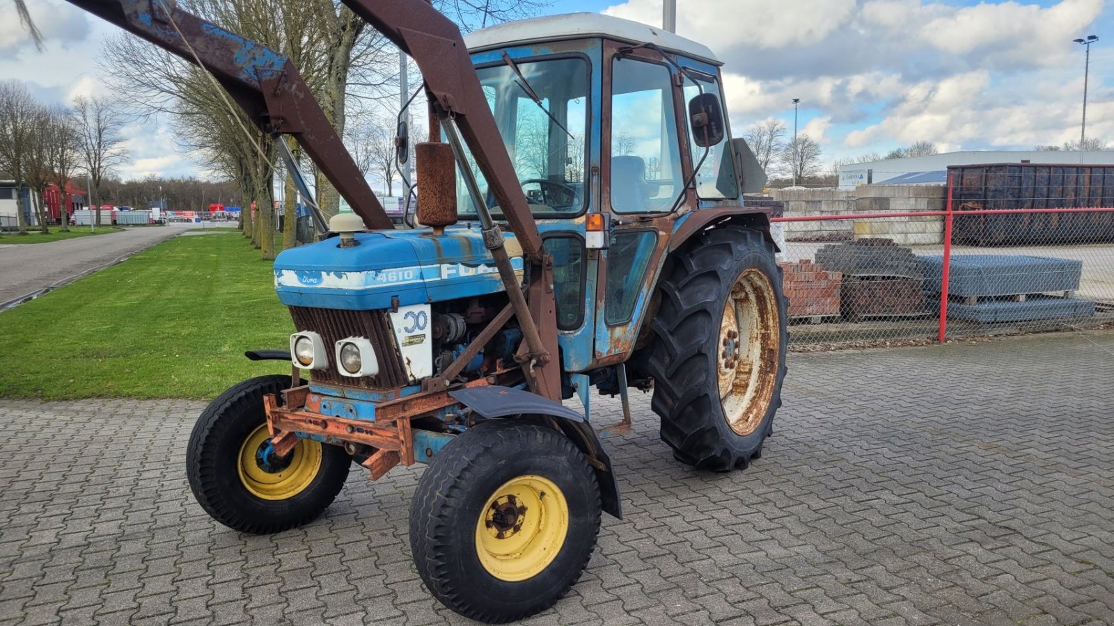 Traktor des Typs Ford 4610 met voorlader, Gebrauchtmaschine in Schoonebeek (Bild 3)