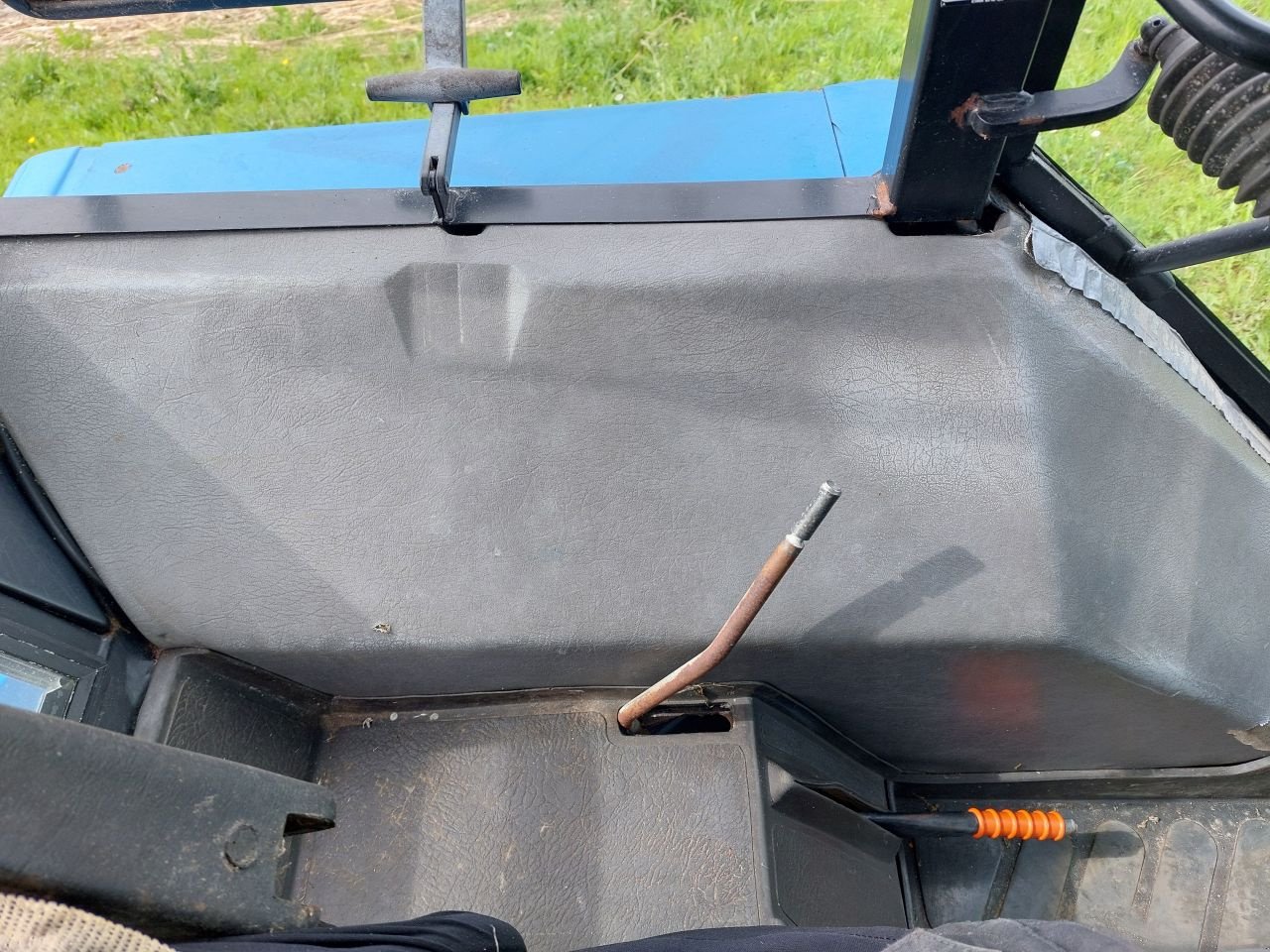 Traktor от тип Ford 4630, Gebrauchtmaschine в Ouderkerk aan den IJssel (Снимка 11)