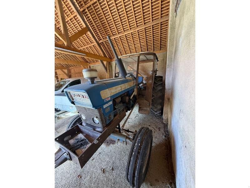 Traktor du type Ford 5000, Gebrauchtmaschine en BRAY en Val (Photo 2)