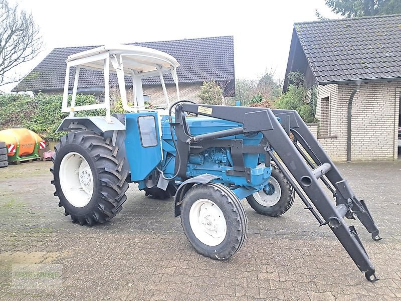 Traktor del tipo Ford 5600 teilrestauriert, Gebrauchtmaschine In Leichlingen (Immagine 1)