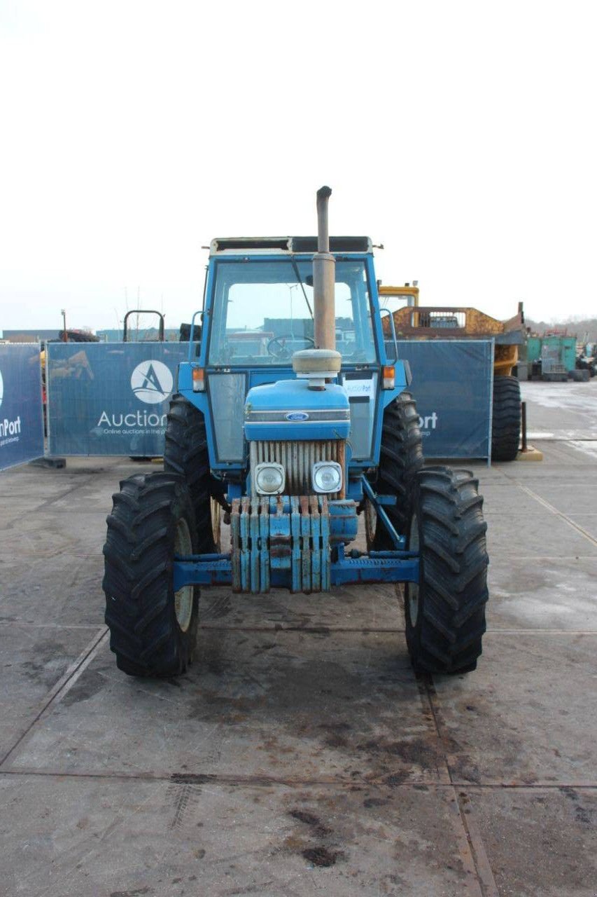Traktor типа Ford 5610, Gebrauchtmaschine в Antwerpen (Фотография 8)