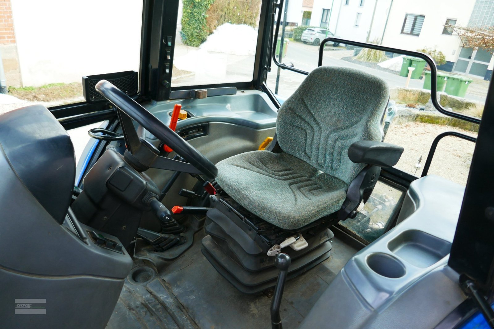 Traktor типа Ford 6635 Allrad. Mit Klima, Druckluft und Fronthydraulik. Echt guter Zustand!, Gebrauchtmaschine в Langenzenn (Фотография 10)