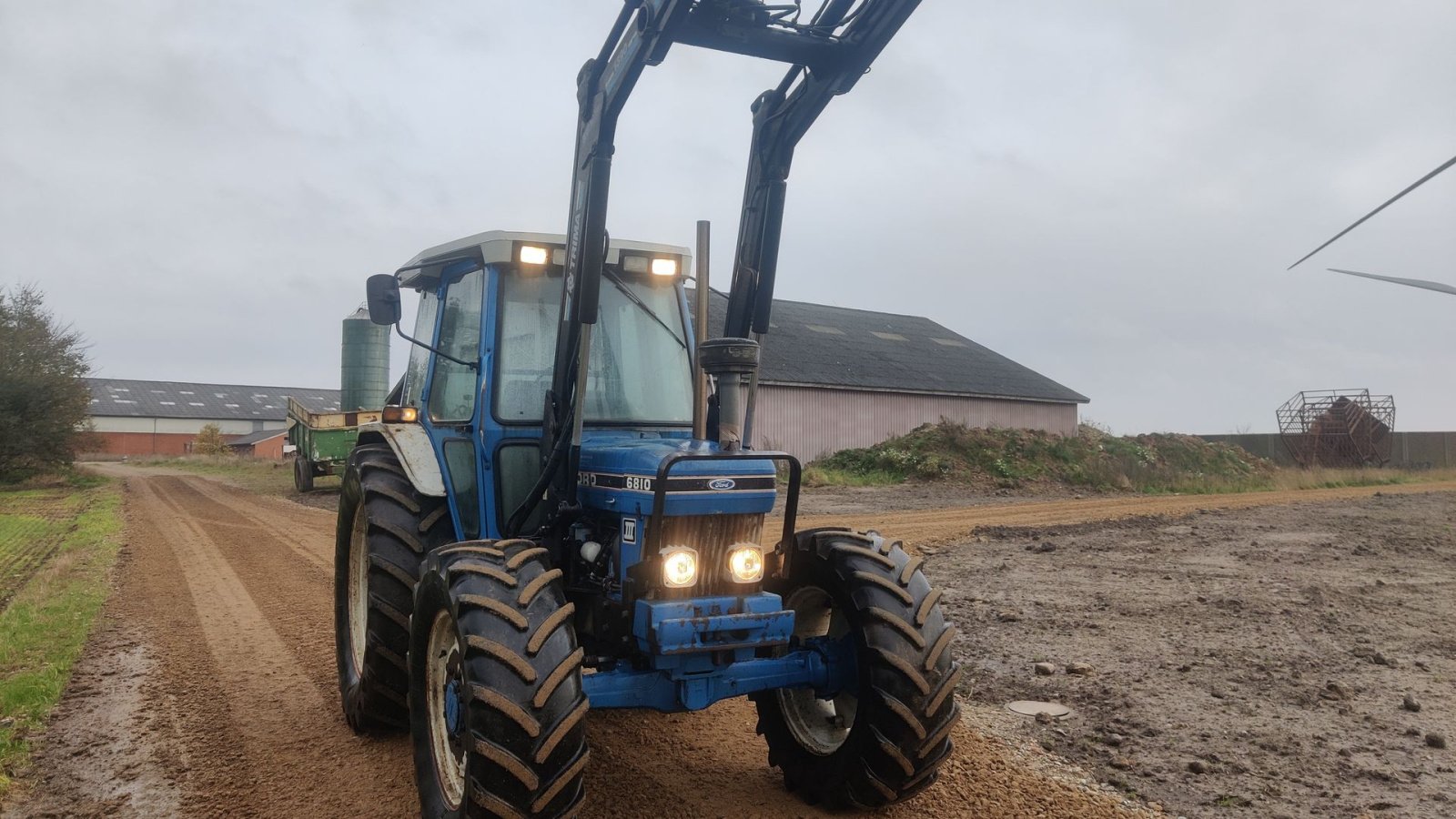 Traktor des Typs Ford 6810 F3 Turbo med Trima frontlæsser 6810 F3 4WD, Gebrauchtmaschine in Skive (Bild 2)