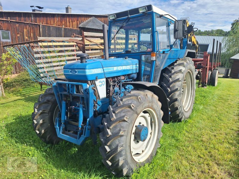 Traktor des Typs Ford 7610 A  komplett mit Holzrückewagen, Ladekran und Holzzange. (Verkauf nur an Gewerbe/ Handel oder Export)!, Gebrauchtmaschine in Tschirn (Bild 1)