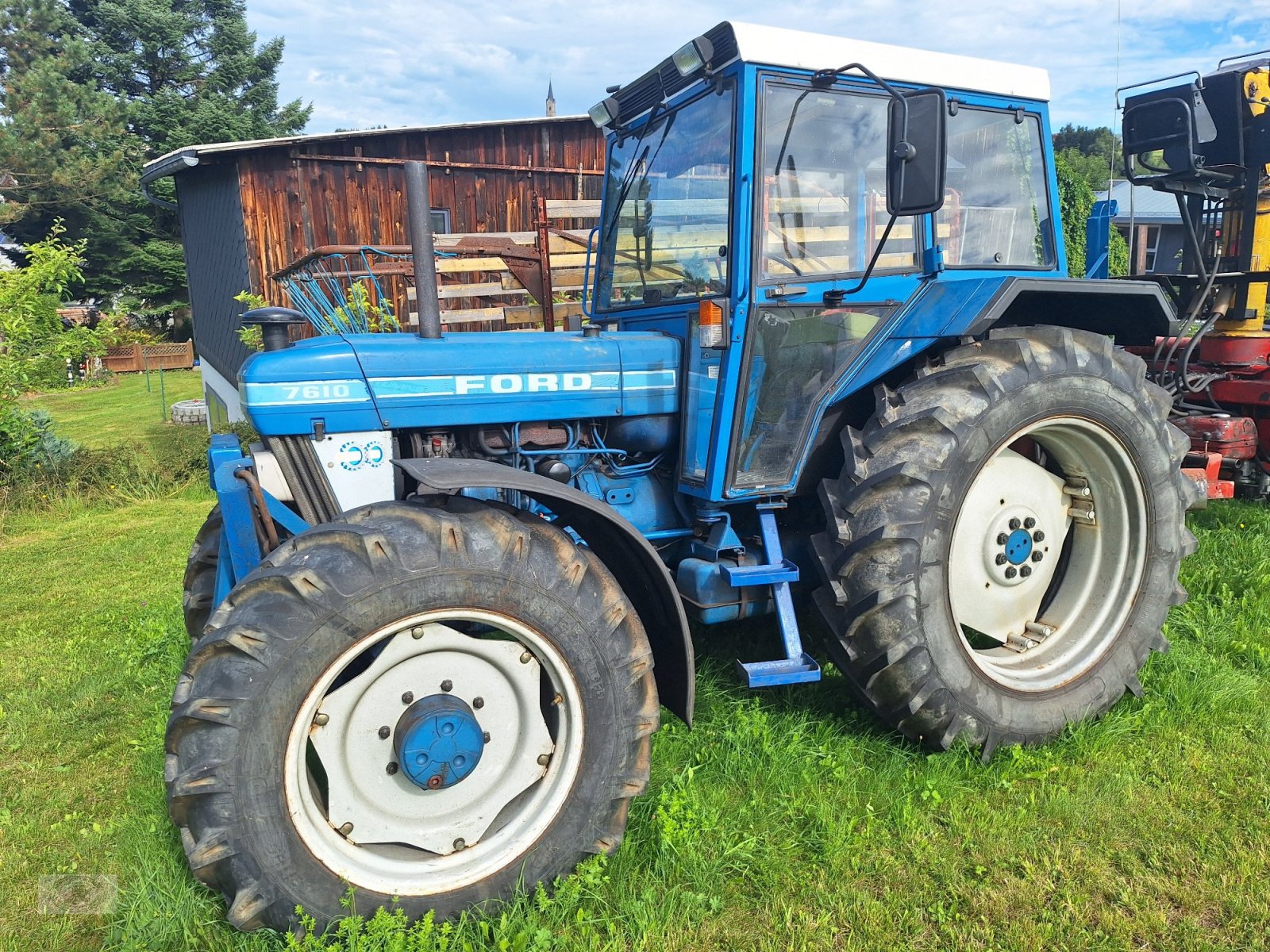 Traktor tipa Ford 7610 A  komplett mit Holzrückewagen, Ladekran und Holzzange. (Verkauf nur an Gewerbe/ Handel oder Export)!, Gebrauchtmaschine u Tschirn (Slika 2)