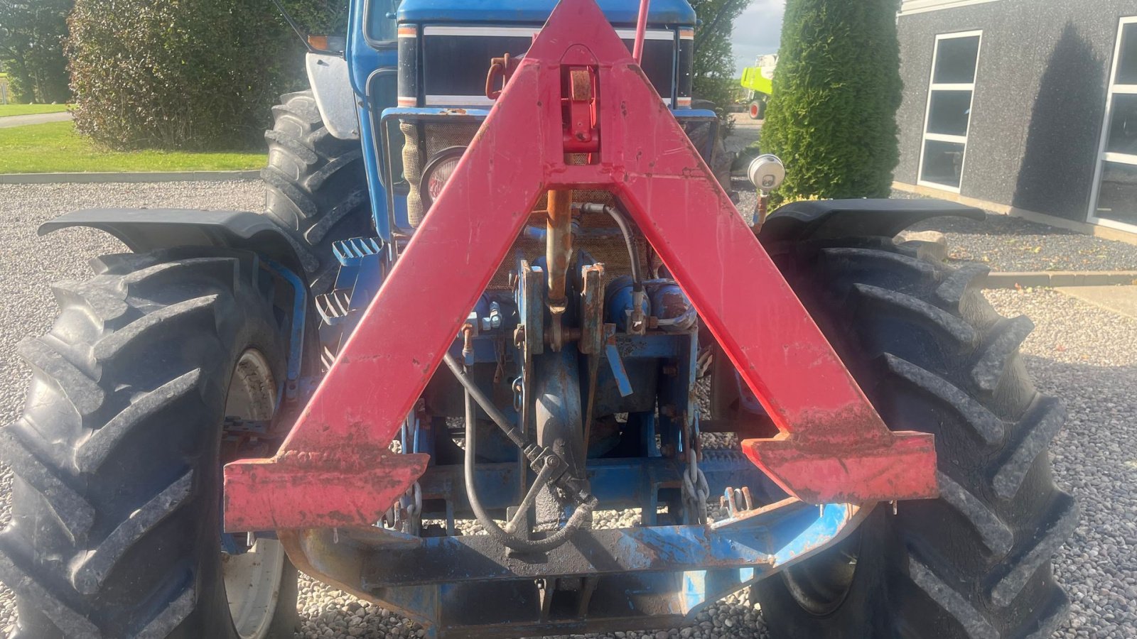 Traktor типа Ford 8210 Force II Med frontlift, Gebrauchtmaschine в Lintrup (Фотография 4)