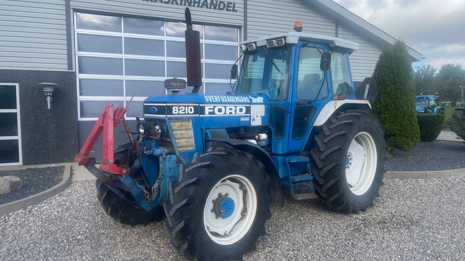 Traktor типа Ford 8210 Force II Med frontlift, Gebrauchtmaschine в Lintrup (Фотография 2)