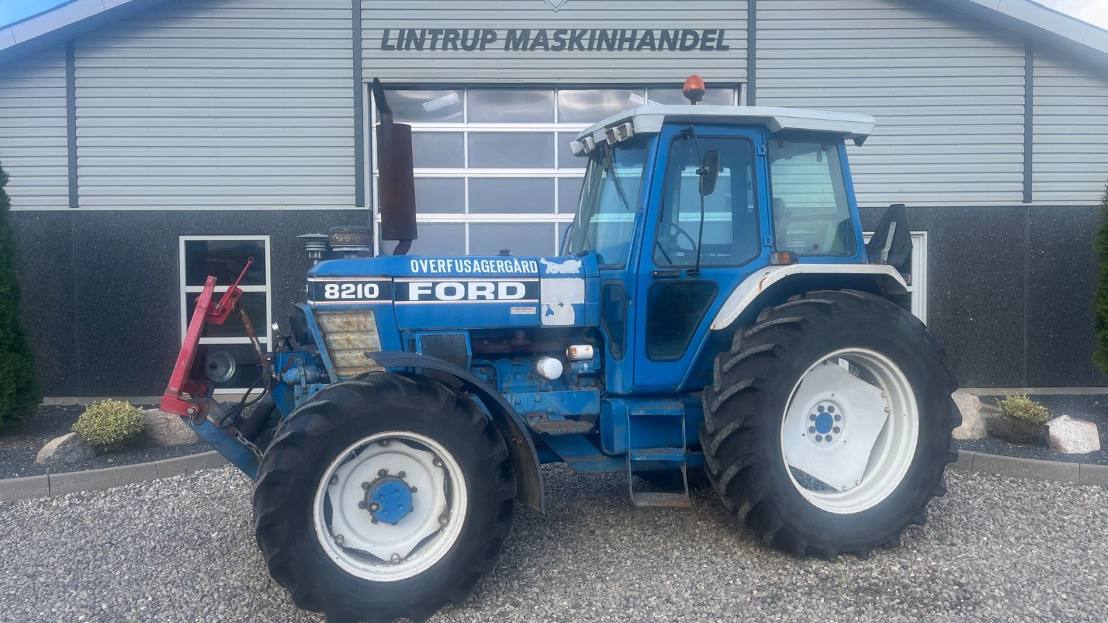 Traktor типа Ford 8210 Force II Med frontlift, Gebrauchtmaschine в Lintrup (Фотография 1)