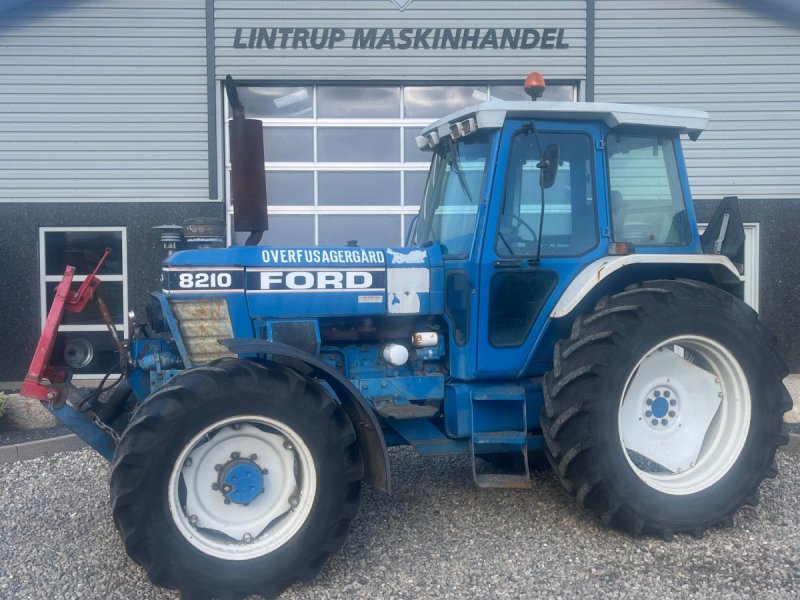 Traktor des Typs Ford 8210 Force II Med frontlift, Gebrauchtmaschine in Lintrup (Bild 1)
