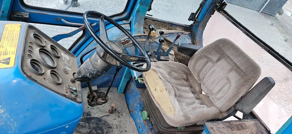 Traktor типа Ford 8210, Gebrauchtmaschine в Scharsterbrug (Фотография 4)
