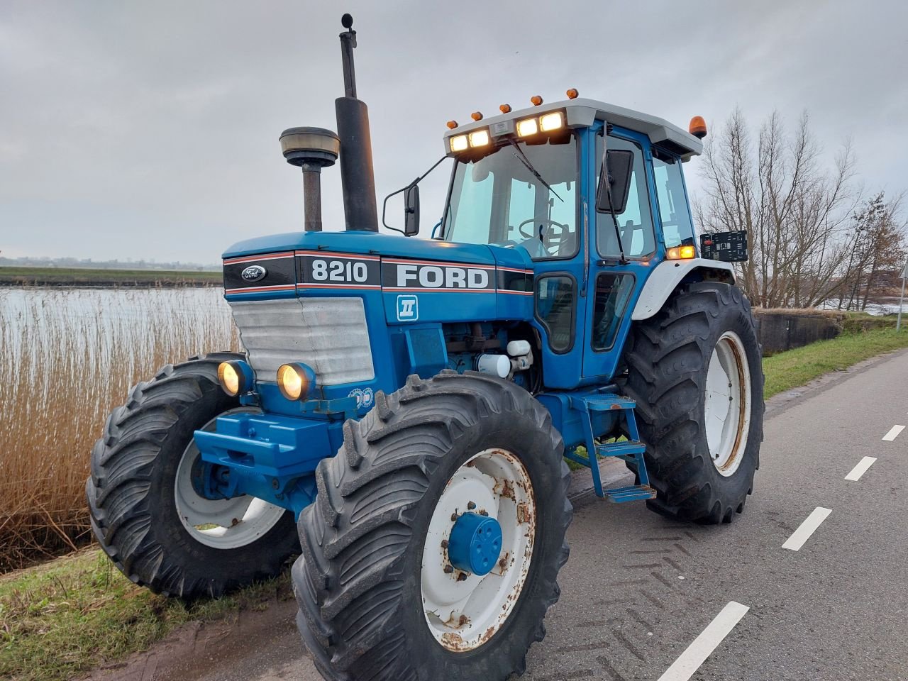Traktor tip Ford 8210, Gebrauchtmaschine in Ouderkerk aan den IJssel (Poză 2)
