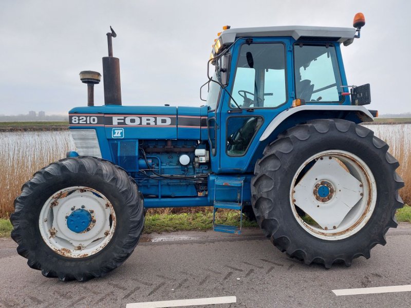 Traktor typu Ford 8210, Gebrauchtmaschine w Ouderkerk aan den IJssel