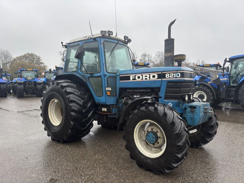 Traktor des Typs Ford 8210, Gebrauchtmaschine in Heerenveen (Bild 1)