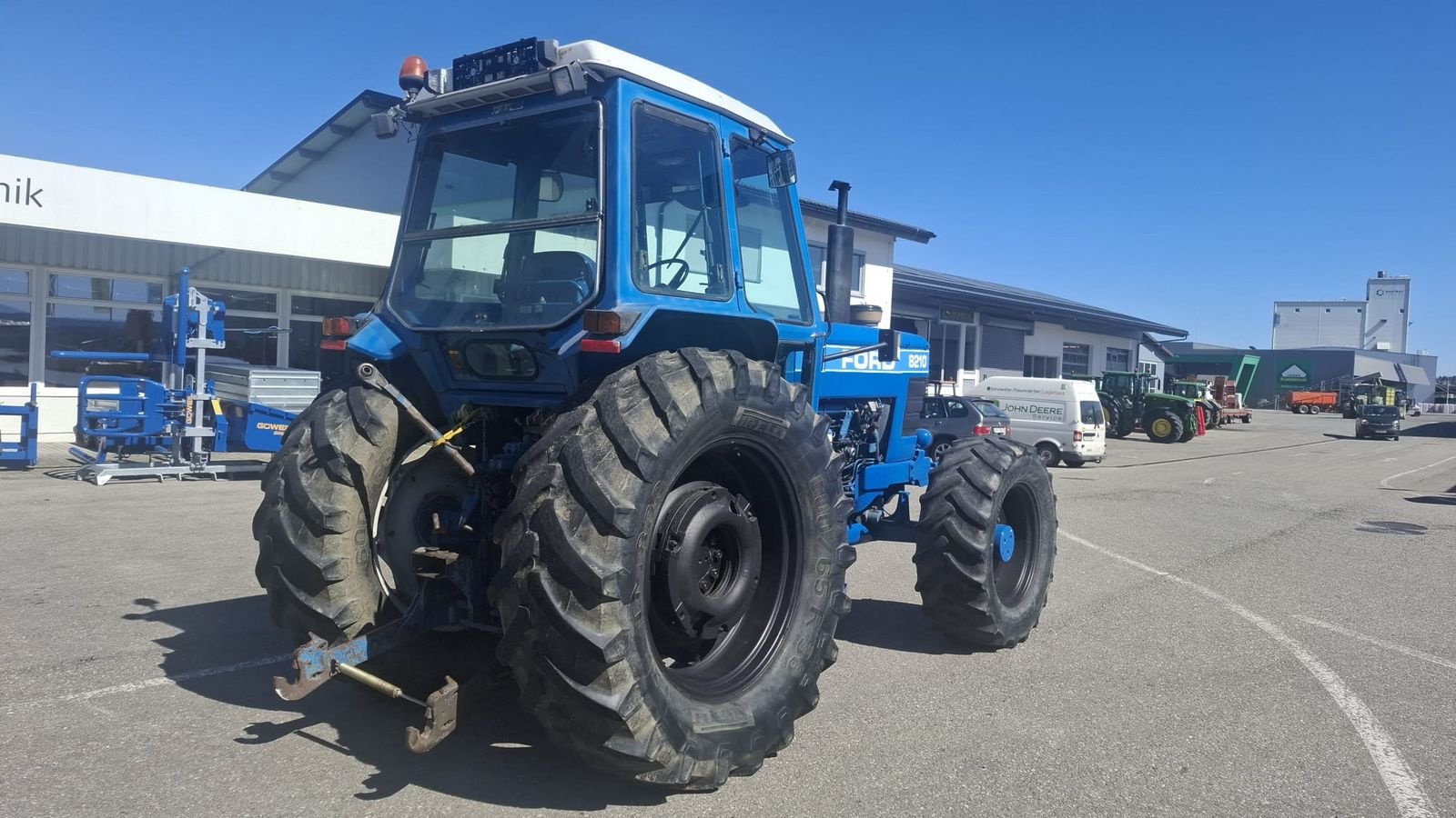 Traktor типа Ford 8210, Gebrauchtmaschine в Gundertshausen (Фотография 3)