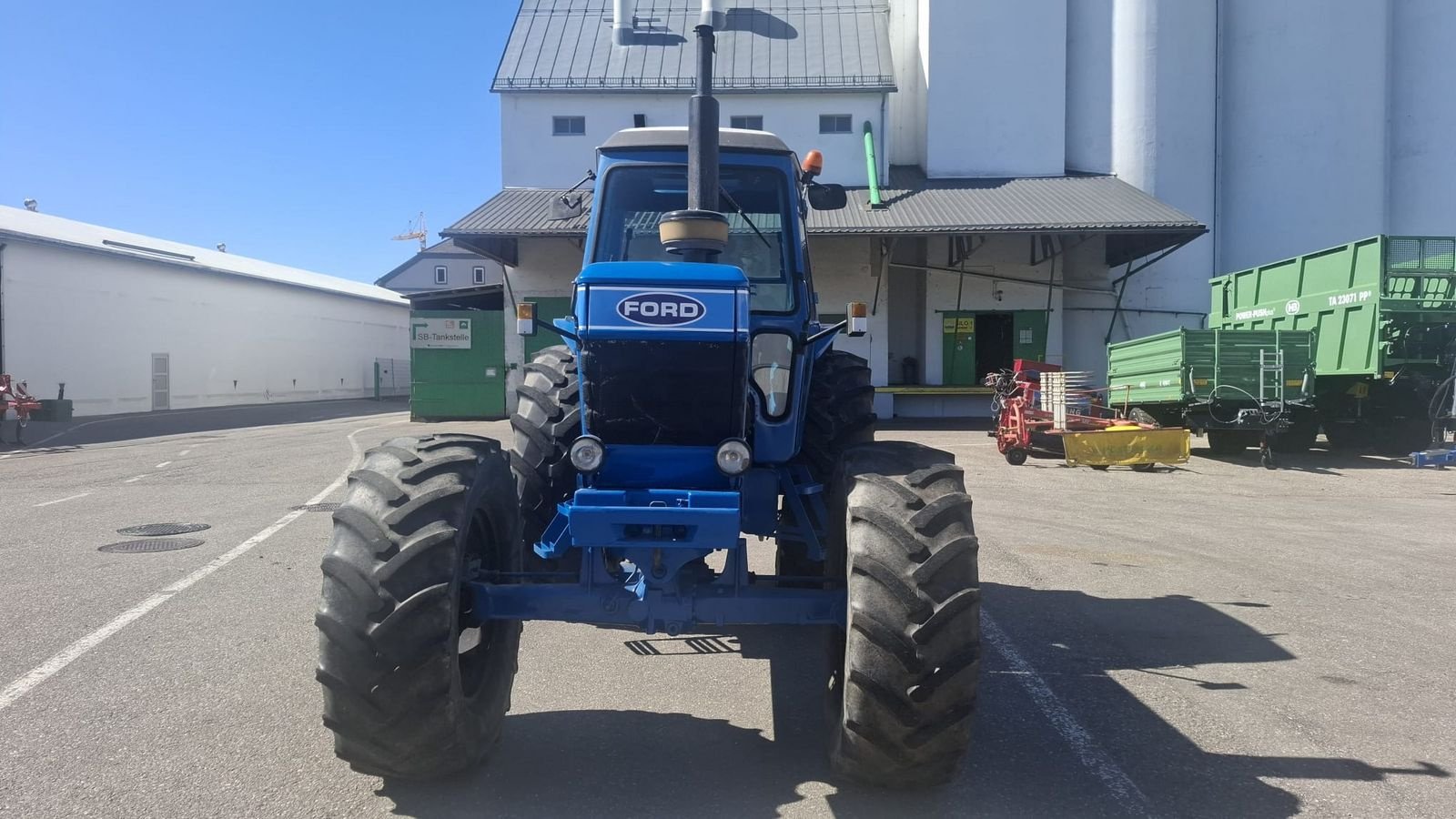 Traktor типа Ford 8210, Gebrauchtmaschine в Gundertshausen (Фотография 10)