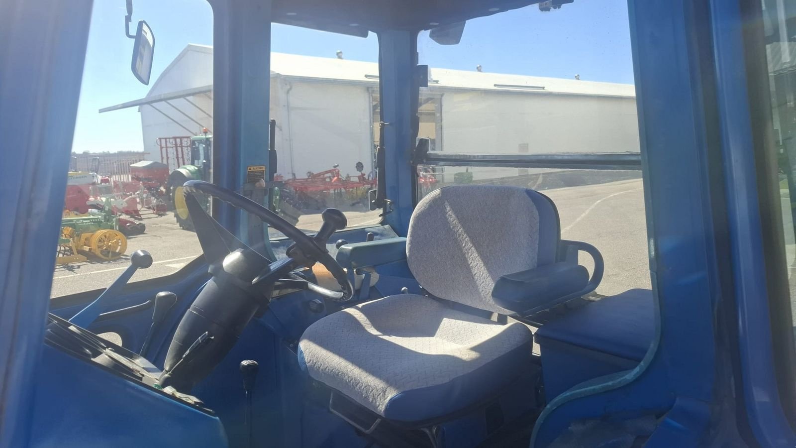 Traktor типа Ford 8210, Gebrauchtmaschine в Gundertshausen (Фотография 11)
