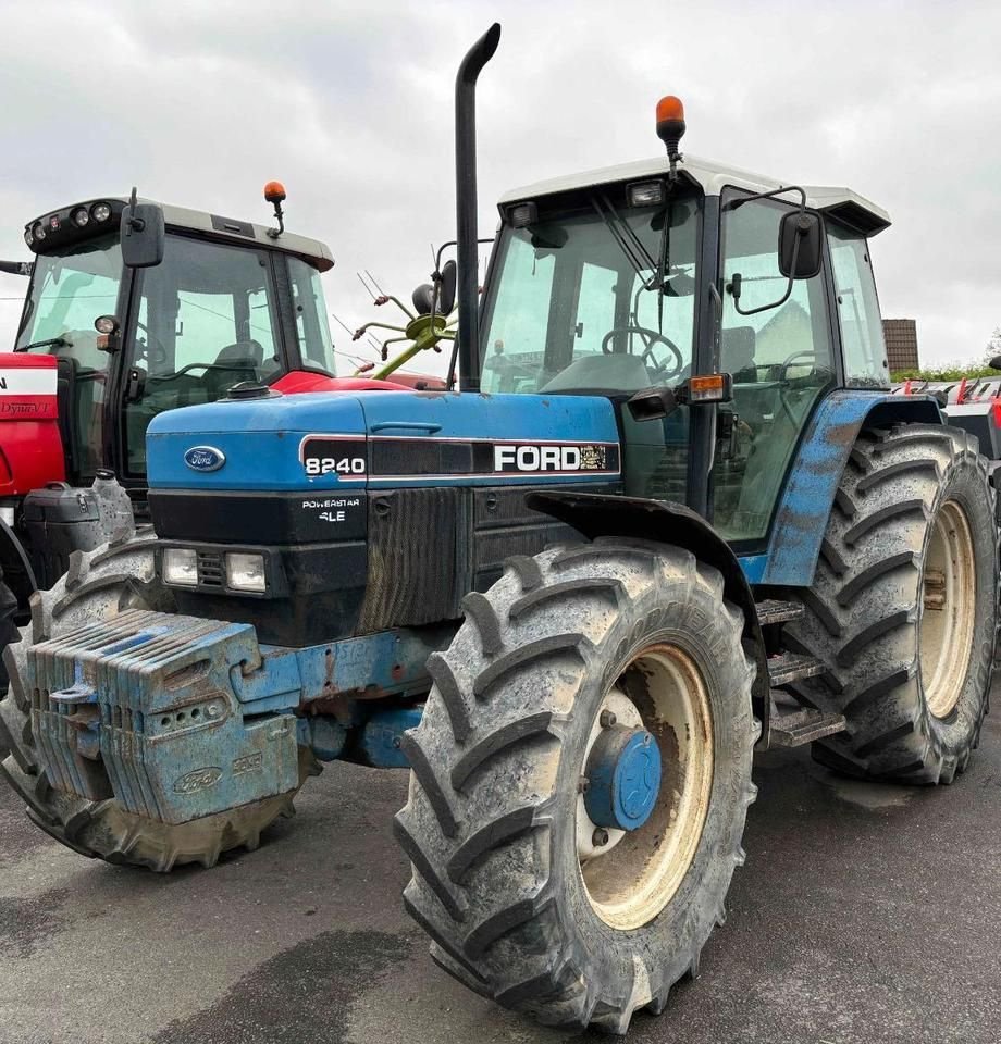 Traktor типа Ford 8240 SLE Powerstar, Gebrauchtmaschine в Bant (Фотография 1)
