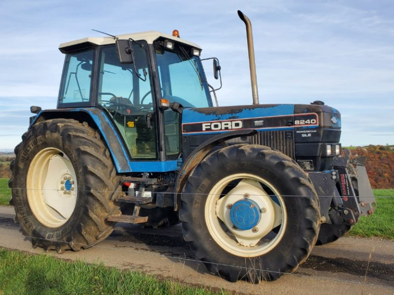 Traktor a típus Ford 8240 SLE, Gebrauchtmaschine ekkor: YTRAC (Kép 1)