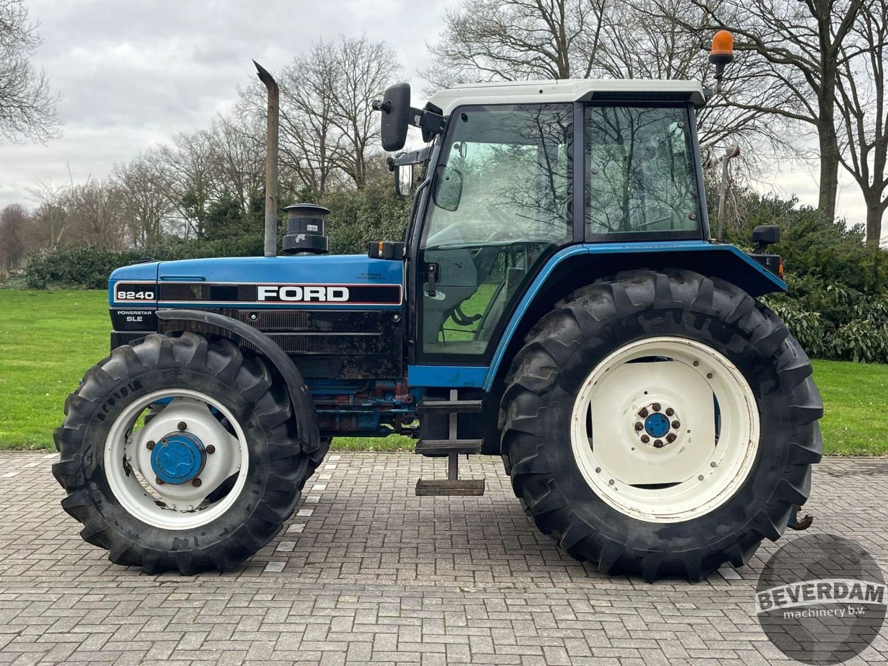 Traktor typu Ford 8240, Gebrauchtmaschine v Vriezenveen (Obrázok 5)