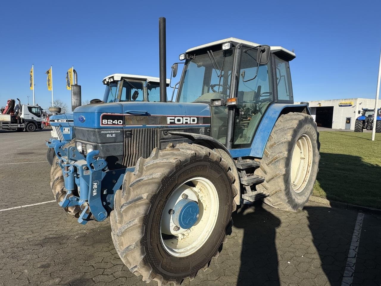 Traktor des Typs Ford 8240SLE, Gebrauchtmaschine in Hadsten (Bild 1)