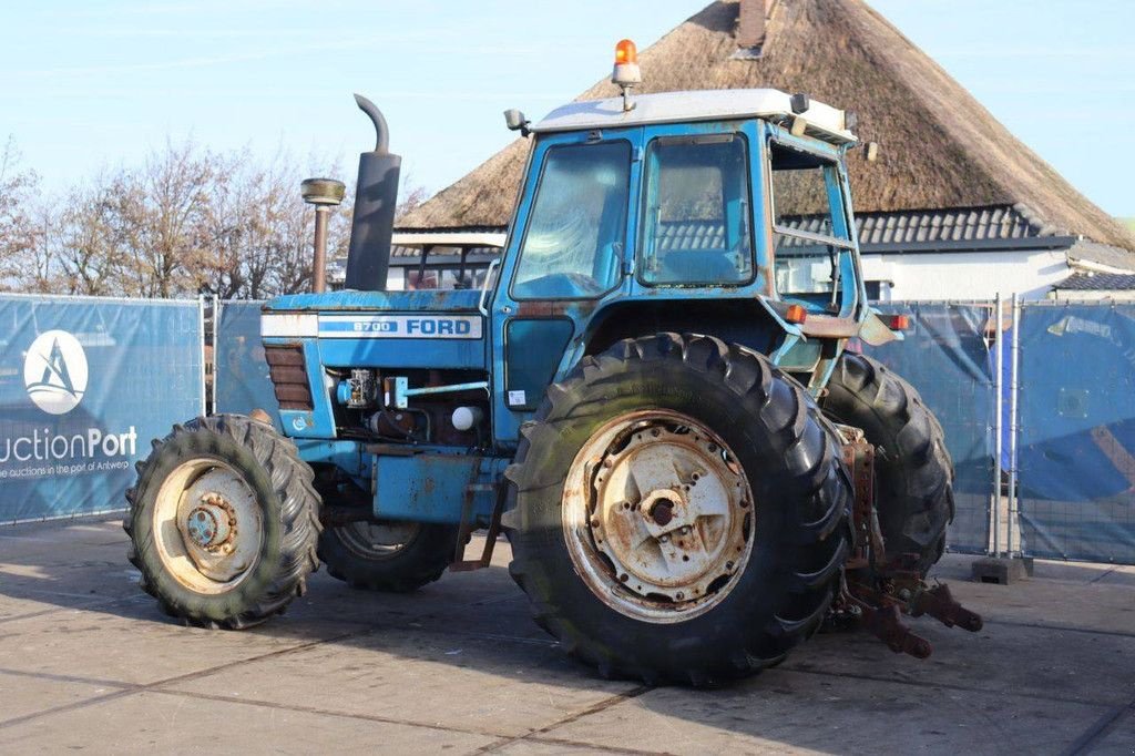Traktor typu Ford 8700F, Gebrauchtmaschine w Antwerpen (Zdjęcie 3)