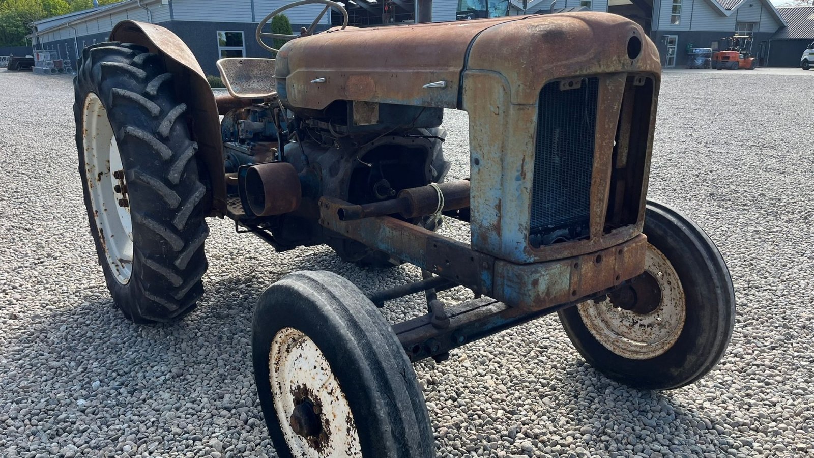 Traktor des Typs Ford Major Motoren mangler, men mange god dele., Gebrauchtmaschine in Lintrup (Bild 16)