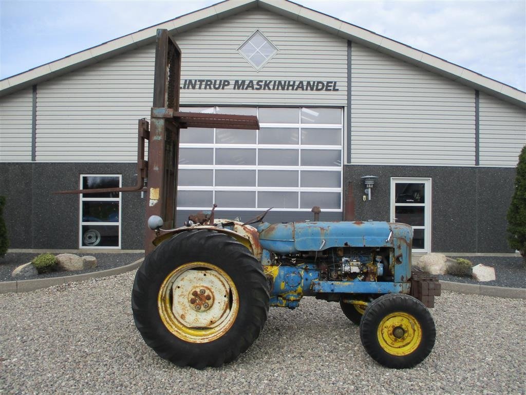 Traktor des Typs Ford Super Major Med trucktårn, Gebrauchtmaschine in Lintrup (Bild 4)