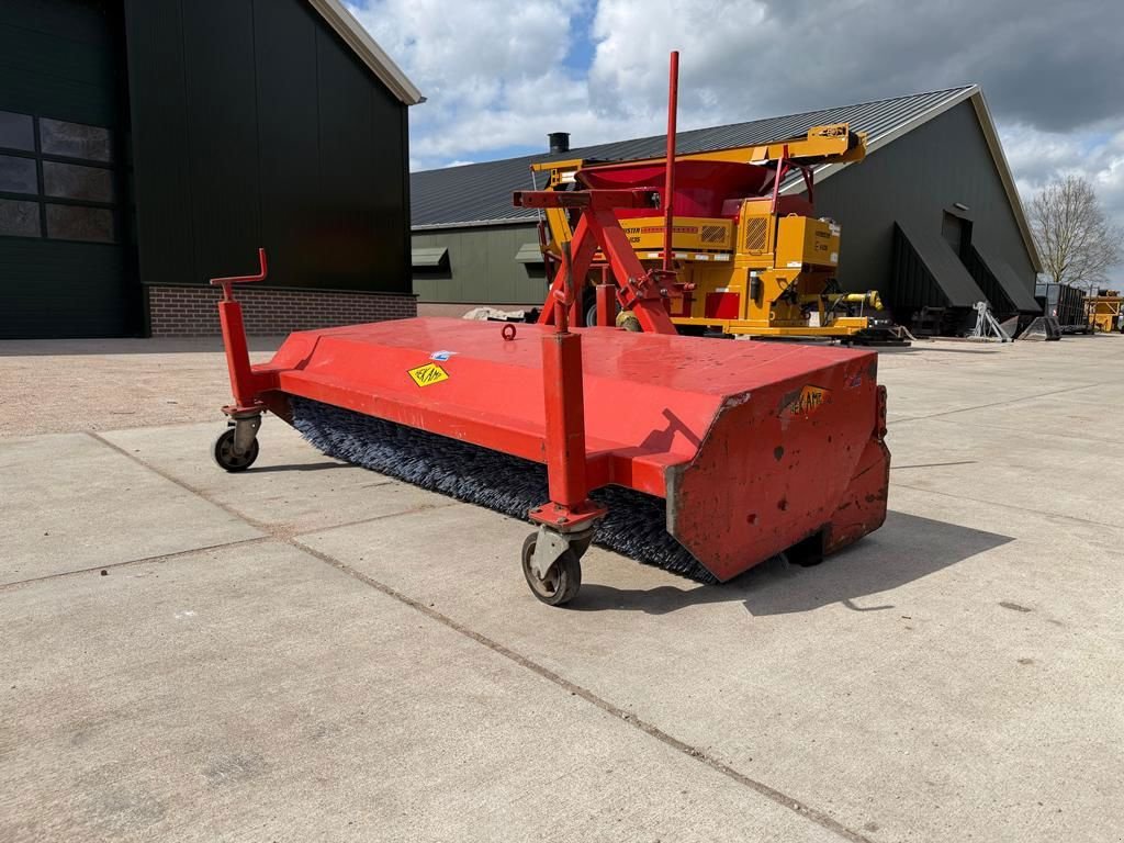 Traktor типа Hekamp Veegmachine 2.0m, Gebrauchtmaschine в Lunteren (Фотография 4)